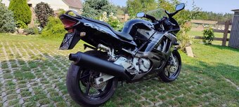 Honda CBR 600F - 8