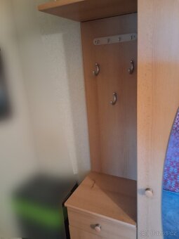 PŘEDSÍŇOVÁ SKŘÍŇ SE ZRCADLEM - 8