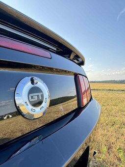 Ford Mustang GT 4.6L V8 224 kW /Manuál/8.2008/31 000 mil - 8