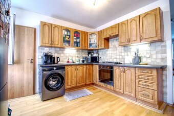 Prodej bytu 2+1, 63 m² balkón s balkónem, Hradec Králové. - 8