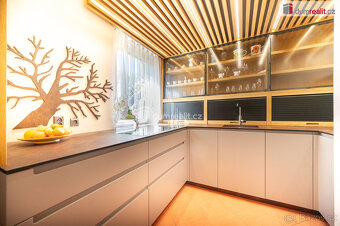 K prodeji, zateplený rodinný dům 5+1 s terasou, balkonem, ga - 8