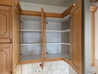 Rustikální kuchyňská linka se spotřebiči - 8