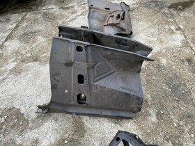 Lada Vaz Žiguli ,2103,2106, přední vnitřní podběhy originál - 8