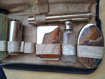 Starožitná kosmetická sada - 8
