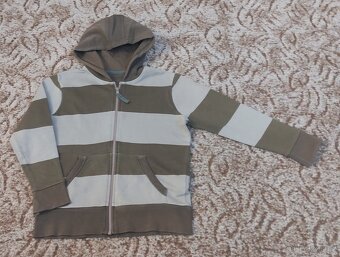 Chlapecké svetry a mikiny vel. 110-L - 8