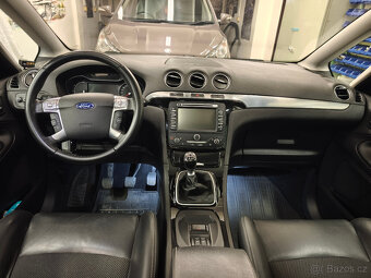 Ford S-Max - 8