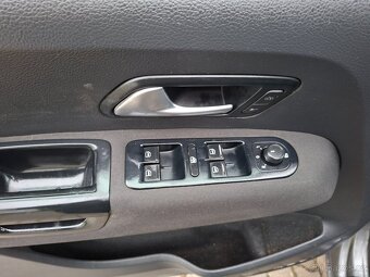 Volkswagen Amarok 3.0 V6 TDI 4MOTION - 8