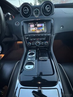 Jaguar XJ 3.0diesel /  300PS - 8