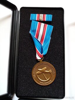 AČR - 8