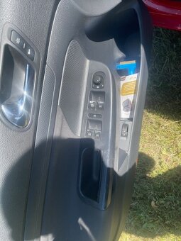 Prodám VW Golf 5, 1,4Mpi - 8