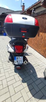 Prodám skútr SYM 125i Rok 2015 - 8