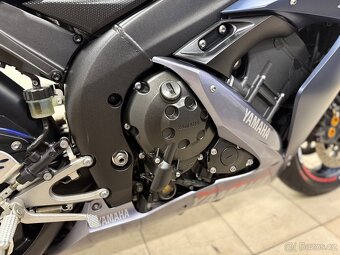 YAMAHA YZF - R1 - 8