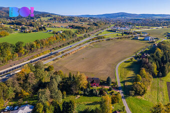 Prodej  komerčního pozemku 8000 m², Návsí - 8