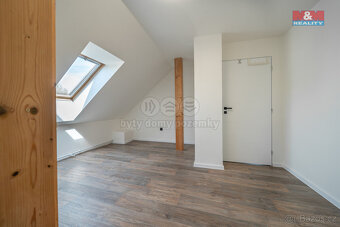 Pronájem bytu 3+1, 92 m², Radonice, ul. Růžičkova - 8