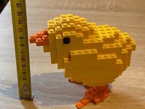 ORIGINÁLNÍ LEGO KUŘÁTKO (DEKORACE) - 8