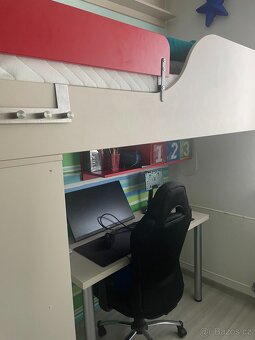 Komplet nábytek na míru - dětská patrová postel se stolem - 8