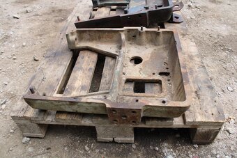 Zetor 6911 7745 litinová vana - 8