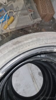 Zimní Pneu 235/40 r19 - 8