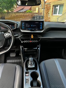 Peugeot 2008 SUV - 8