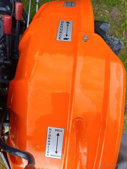 Malotraktor Kubota B7000 - 8