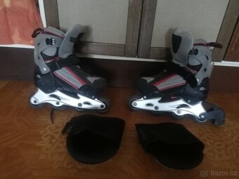 KOLEČKOVÉ BRUSLE/ IN Line 43-44, dětská cyklo helma - 8