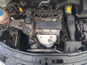 Skoda Roomster 1.2 , dvě auta - 8