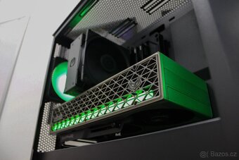 RX 9070 / i5 14400F / 32GB - 8