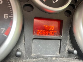 Peugeot 207- 1,4 - 8