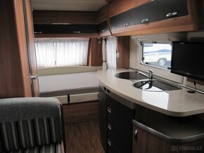 Prodám karavan Hobby 440 sf,r.v.2012 + mover + předstan. - 8