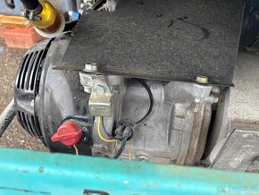 Benzínová elektrocentrála Honda GX390, o výkonu 7 kW - 8