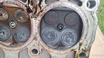 Prodám kompletní hlavu motoru 1.2TSI CJZ  77kw - 8