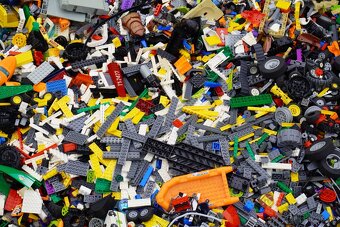Lego 24,7 kg + návody - 8