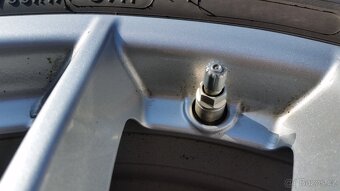 Zimní sada BMW 5x112 R17 pneu 225/55/17 8mm DOT 21 - 8