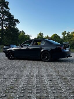BMW E60 545i - 8