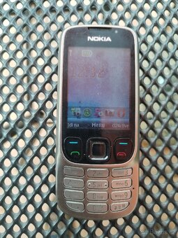 Tlačítkové mobily - 8