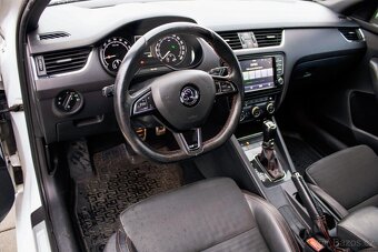 Škoda Octavia 2.0 TDI CR DPF RS DSG - 8