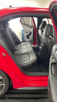VOLKSWAGEN JETTA GLI nová stk - 8