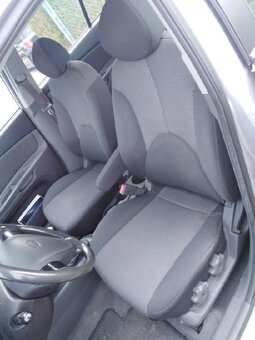 KIA RIO 1,4-16V BENZIN 71 KW RV 2007 - 8
