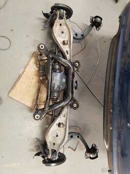 BMW 325ci - 8