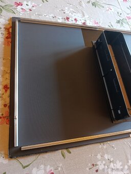 Ochranné sklo indukční desky Miele. - 8