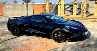 Chevrolet Corvette C8 - 8