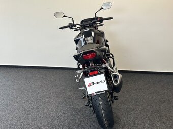 Honda CB 750 Hornet - 8