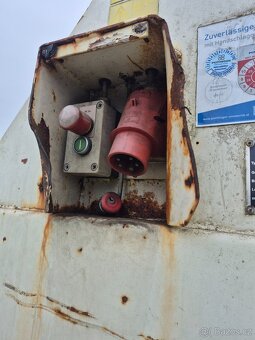 Hákový lisovací kontejner - 8