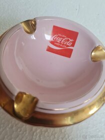 Popelník růžový porcelán, reklama  Coca-Cola. - 8