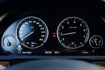 BMW 750i xDrive, 4.4 V8 Biturbo, 300kW, 2011 - 8