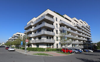 1+kk s lodžií, 38m2, Praha 3 - Strašnice, Zvěřinova ulice - 8