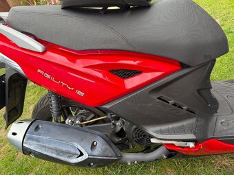 Skútr Kymco Agility 16+ včetně helmy - 8