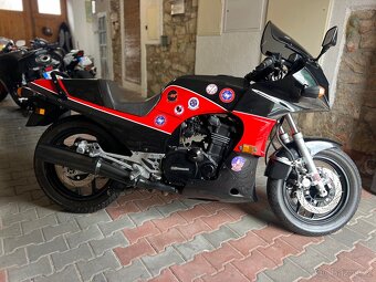 Kawasaki Gpz 900 - 8