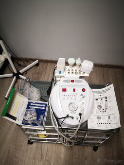 Multi-kosmetický přístroj pro diamantovou mikrodermabrazi 5v - 8