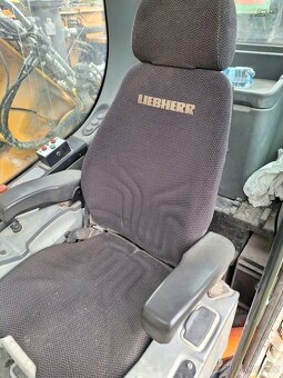 LIEBHERR R936LC - 8